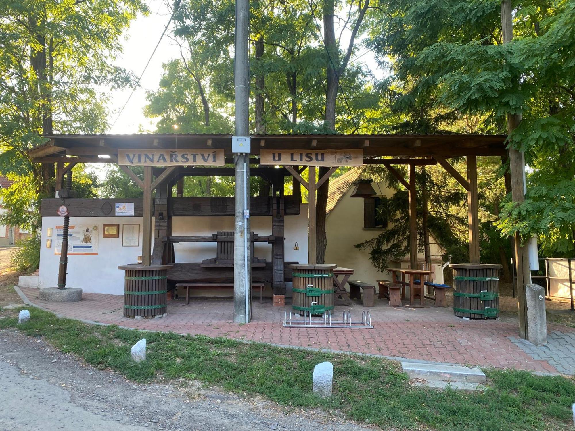 Wbs Vinarstvi U Lisu Znojmo 6345 Hotel Exterior foto